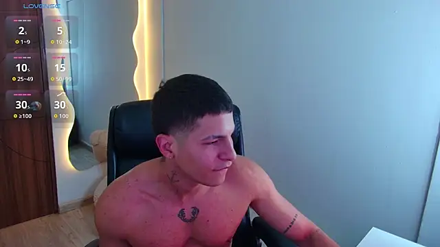 Snapshot of harrisoncuper chatting on 06-25-26, 10:14 harrisoncuper online show from 06-25-26, 10:14