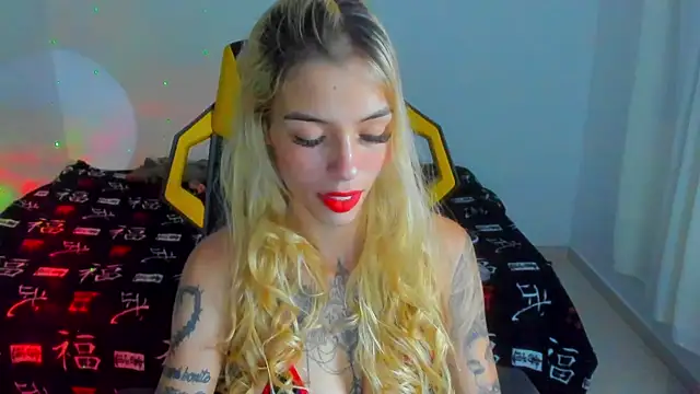 Snapshot of barbiee_05 chatting on 05-19-26, 11:55 barbiee 05 online show from 05-19-26, 11:55
