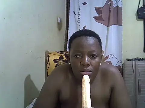 Snapshot of Ebonyceline chatting on 09-21-25, 01:02 Ebonyceline online show from 09-21-25, 01:02