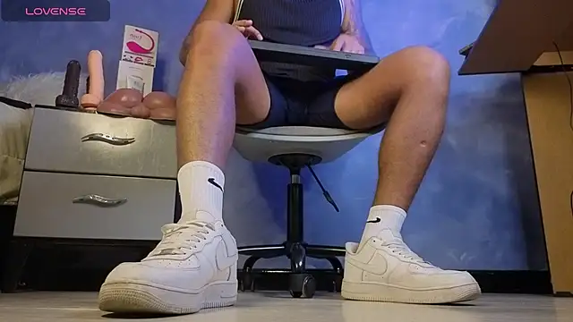 TomLover 12 online show from 03-06-26, 12:29