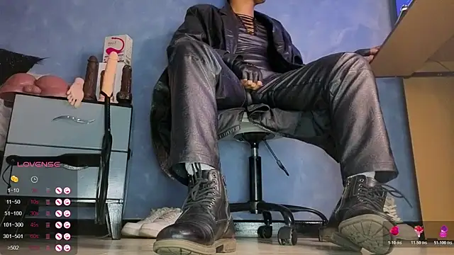 TomLover 12 online show from 04-08-26, 01:16