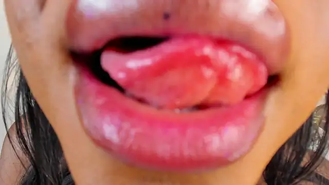 GianinaLewis online show from 03-13-25, 04:38