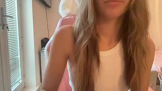 Lillymariee online show from 01-01-25, 01:37