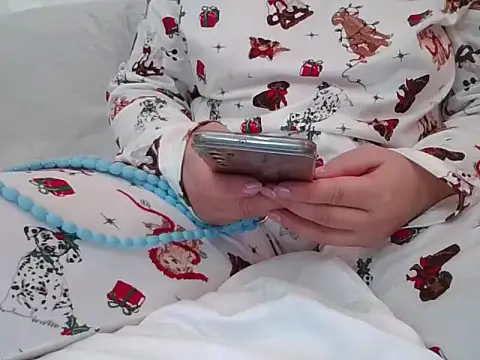 RealLittleRedRidingHood online show from 11-01-25, 05:59