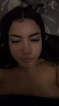 ImjustMia online show from 05-05-26, 01:52