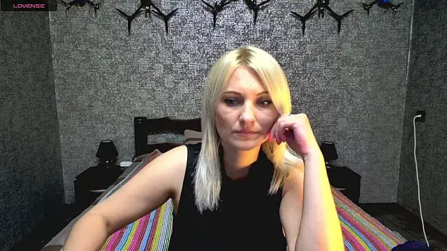 Snapshot of annagreeneyess chatting on 05-24-26, 11:04 annagreeneyess online show from 05-24-26, 11:04