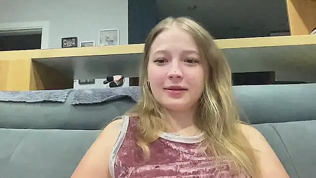 CharmingSarah online show from 11-13-25, 05:34