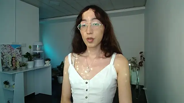 NicoleCortez online show from 12-15-24, 09:31