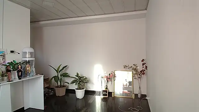 NicoleCortez online show from 01-12-25, 09:40