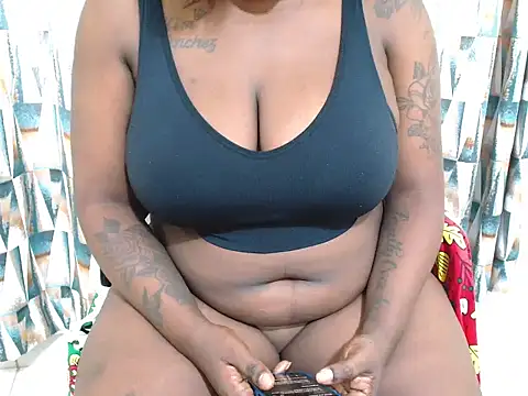 luna-thequeen online show from 04-25-26, 01:41