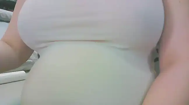 Snapshot of keepmepregnantT chatting on 03-13-25, 08:37 keepmepregnantT online show from 03-13-25, 08:37