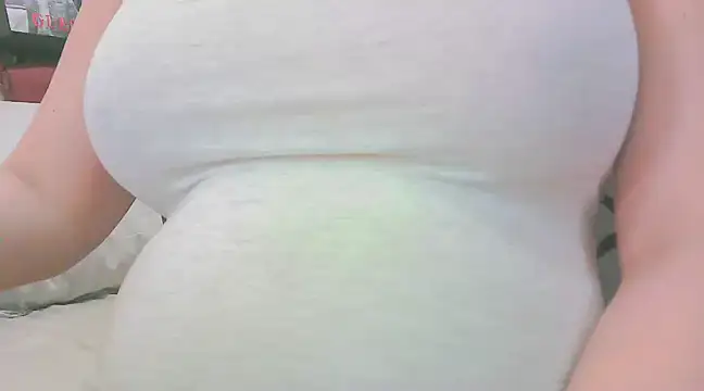 Snapshot of keepmepregnantT chatting on 03-17-25, 08:29 keepmepregnantT online show from 03-17-25, 08:29