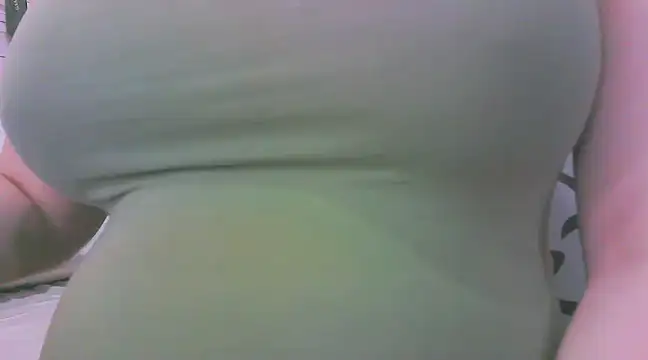 Snapshot of keepmepregnantT chatting on 03-20-25, 11:49 keepmepregnantT online show from 03-20-25, 11:49