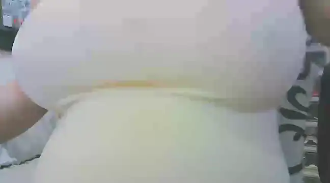 Snapshot of keepmepregnantT chatting on 03-21-25, 11:44 keepmepregnantT online show from 03-21-25, 11:44