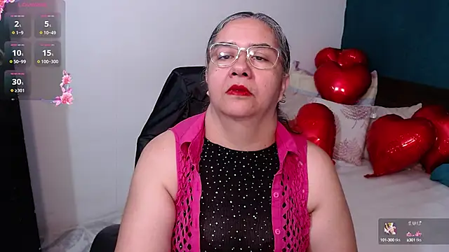 Snapshot of scaelettdubois chatting on 02-13-25, 09:06 scaelettdubois online show from 02-13-25, 09:06
