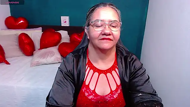Snapshot of scaelettdubois chatting on 02-15-25, 03:42 scaelettdubois online show from 02-15-25, 03:42
