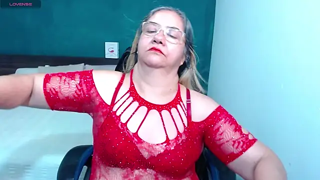 Snapshot of scaelettdubois chatting on 03-06-25, 11:31 scaelettdubois online show from 03-06-25, 11:31