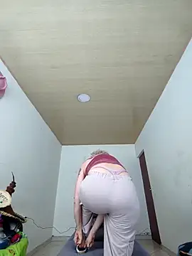 sexymarilyncolombia online show from 03-10-25, 12:37