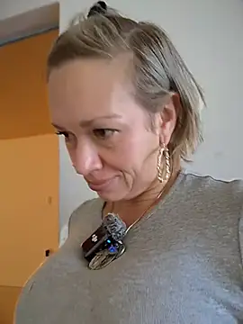 sexymarilyncolombia online show from 03-04-26, 02:56