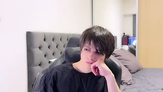 SasukeUhchiaa online show from 01-05-25, 03:00