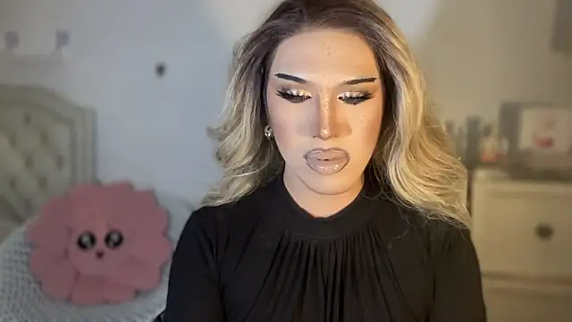 Ts glamxxxx online show from 10-19-25, 02:56