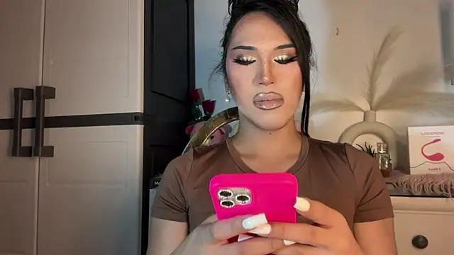 Ts glamxxxx online show from 12-02-25, 01:33