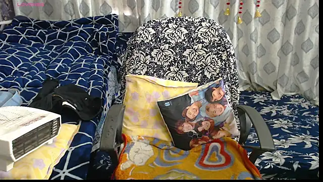 Snapshot of sexyrihana1 chatting on 12-31-24, 08:48 sexyrihana1 online show from 12-31-24, 08:48