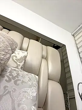 ALISSON FOXXX1 online show from 11-07-25, 10:54