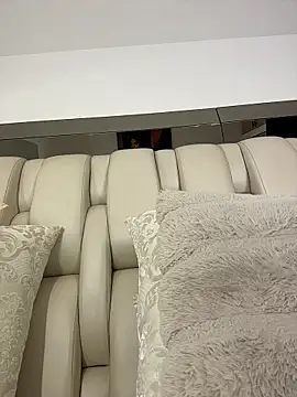 ALISSON FOXXX1 online show from 04-11-26, 12:04