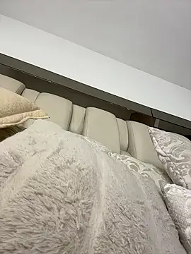 ALISSON FOXXX1 online show from 04-11-26, 10:47