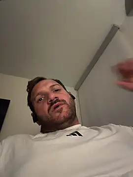 Snapshot of JonJ0 chatting on 04-03-26, 12:58 JonJ0 online show from 04-03-26, 12:58