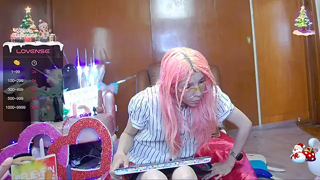 Skinygirl online show from 01-17-25, 01:36