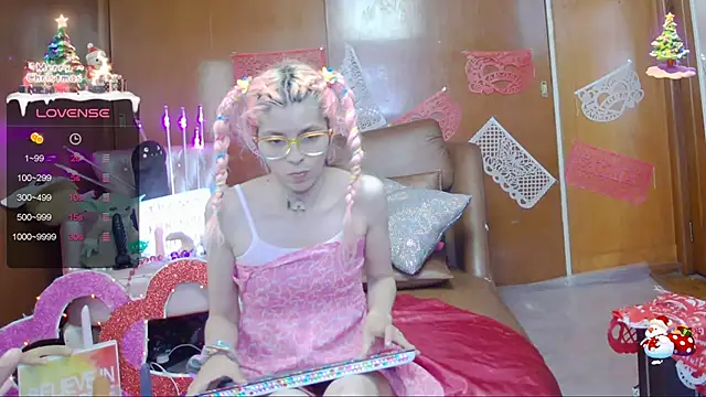 Skinygirl online show from 02-05-25, 10:55