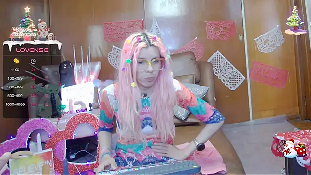 Skinygirl online show from 02-06-25, 11:15