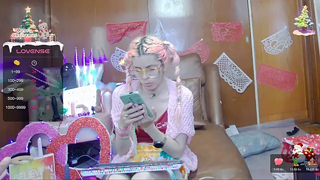 Skinygirl online show from 02-07-25, 10:41