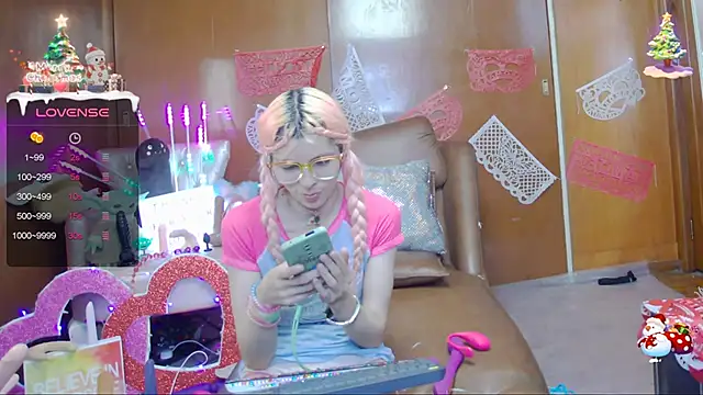 Skinygirl online show from 02-13-25, 11:47