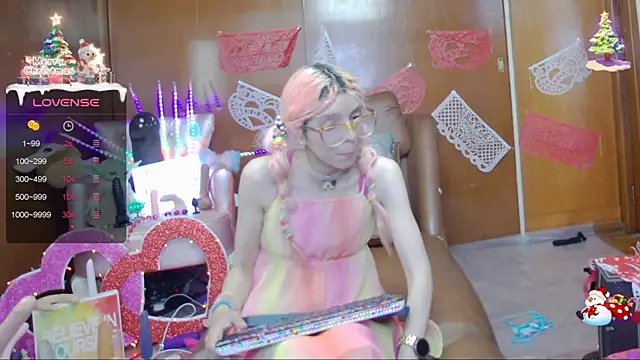 Skinygirl online show from 02-18-25, 10:58