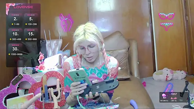 Skinygirl online show from 11-20-25, 12:22