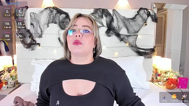 Charlotte93  online show from 10-17-25, 11:57