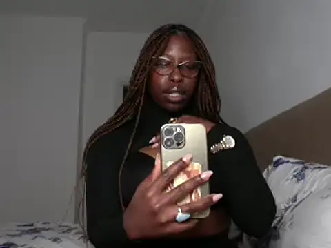 MadamIndigo online show from 02-07-25, 07:38