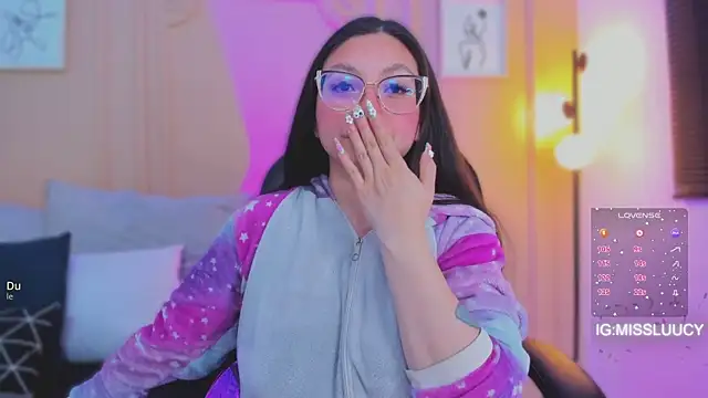 lucy neil online show from 04-10-26, 04:06