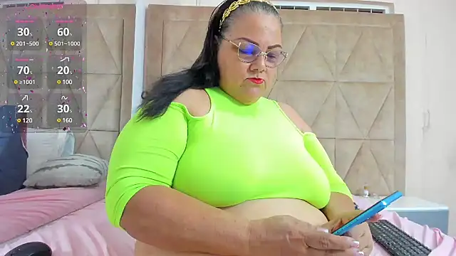 mommy cute online show from 02-23-25, 10:31