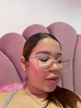 Lucyklein2022 online show from 07-25-26, 02:03