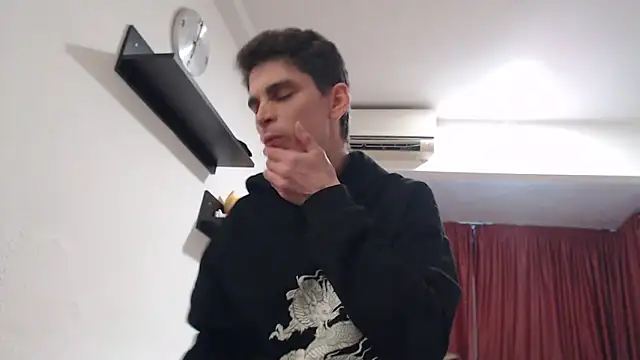 Snapshot of OnlySolovicio chatting on 03-15-26, 09:10 OnlySolovicio online show from 03-15-26, 09:10