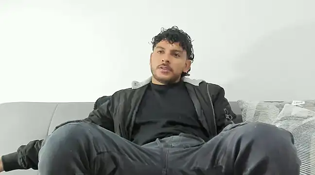 tuyo1995 online show from 12-16-24, 11:39