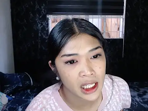 Snapshot of Maria-Moore chatting on 04-14-26, 09:48 Maria-Moore online show from 04-14-26, 09:48