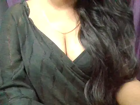 Snapshot of Roopshikha39 chatting on 10-19-25, 07:25 Roopshikha39 online show from 10-19-25, 07:25