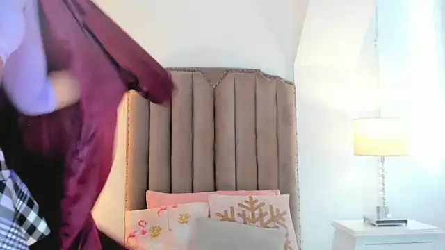 Emma Torres   online show from 05-18-26, 12:55