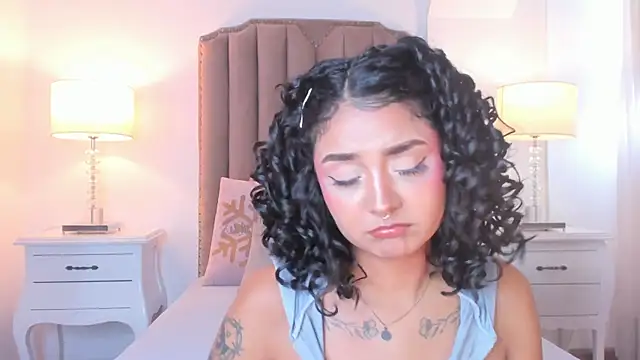 Emma Torres   online show from 05-21-26, 12:34
