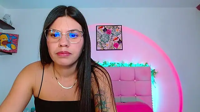 Layla Rachel online show from 10-31-25, 12:55